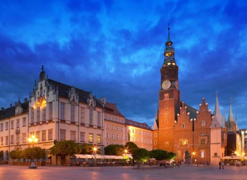 Rynek Pod Fredra Breslávia Exterior foto
