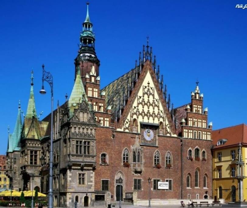 Rynek Pod Fredra Breslávia Exterior foto